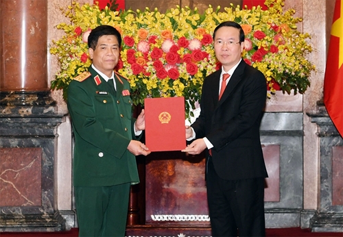 Chủ tịch nước trao quyết định thăng quân hàm Thượng tướng đối với đồng chí Nguyễn Văn Nghĩa
